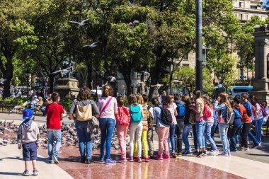 Okul Barcelona'da oynayan çocukları