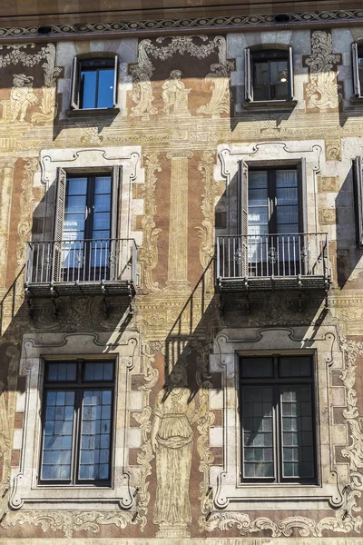 Velers dom w stare miasto Barcelona — Zdjęcie stockowe