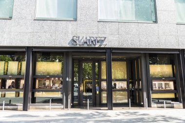 Suarez Salonu, Barcelona