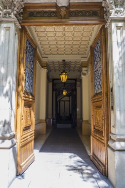 Eski klasik bir binada ışık moda