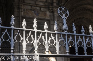 Eski Ferforje çit, Barcelona