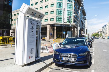 Elektrikli Araba pil, Barcelona şarj