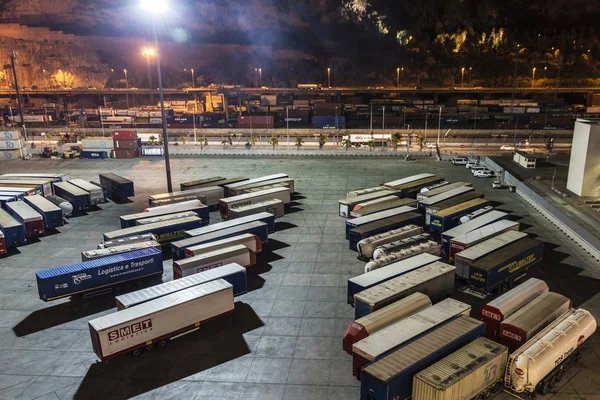 Vue sur le port de Barcelone la nuit — Photo