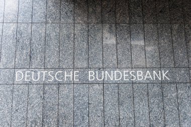 Hamburg, Almanya - 21 Ağustos 2019: Almanya 'nın kuzeyinde Schleswig-Holstein eyâletinde, Mecklenburg-Vorpommern Deutsche Bundesbank karargahının imzası