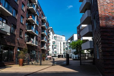 Modern yerleşim alanlarının avlusu Neustadt, Hamburg 'un merkezinde, Almanya 