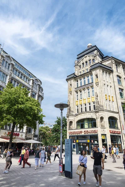 Hamburk Německo Srpna 2019 Spitalerstrase Nákupní Ulice Lidmi Čtvrti Altstadt — Stock fotografie