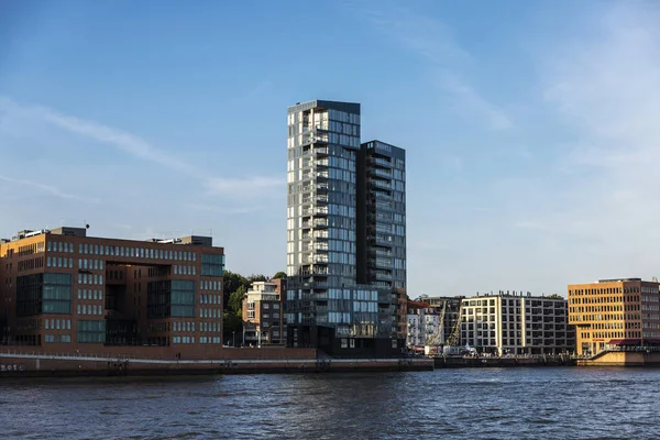 Hamburg Germany August 2019 Modern Buildings People Elbe River Port — Stock Photo, Image