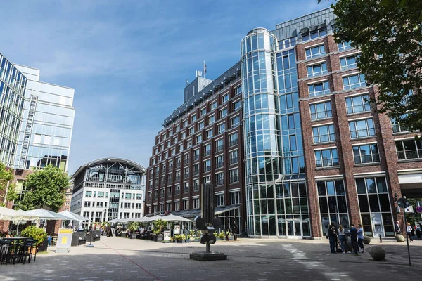 Hambourg Allemagne Août 2019 Bâtiments Modernes Terrasse Avec Bar Autour — Photo