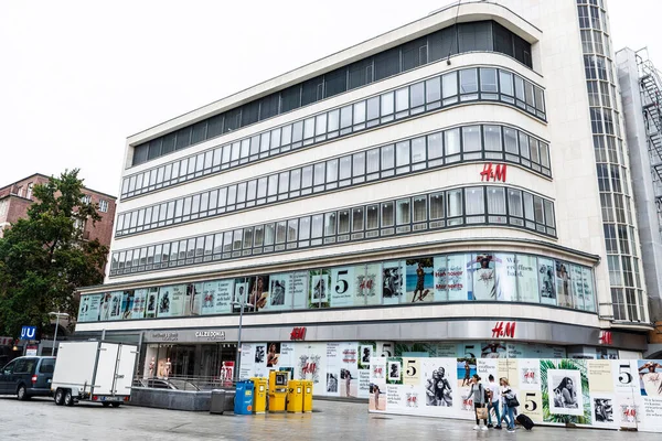 Hanower Niemcy Sierpnia 2019 Fasada Sklepu Odzieżowego Lub Ludźmi Okolicach — Zdjęcie stockowe