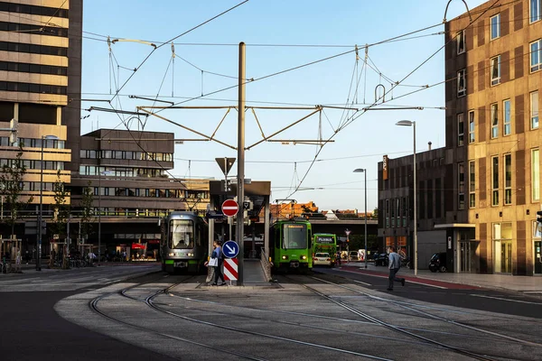 Hanovre Allemagne Août 2019 Tramway 2000 Circule Les Gens Marchent — Photo