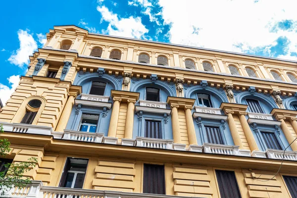 Fasáda Klasické Budovy Historickém Centru Neapole Itálie — Stock fotografie
