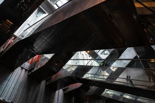 Interiér Železniční Stanice Napoli Centrale Neapol Central Station Lidmi Eskalátoru — Stock fotografie