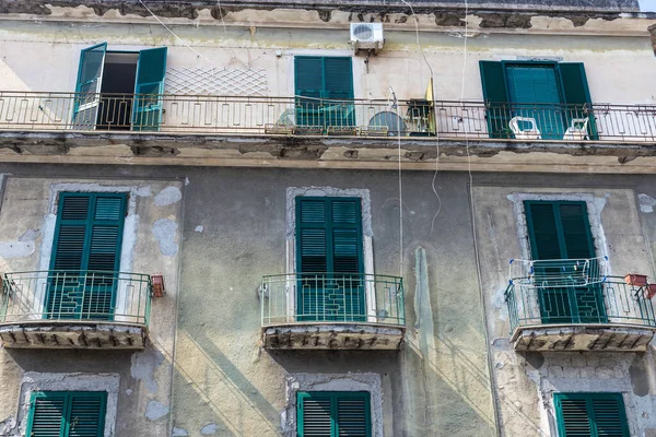 Fasáda Staré Klasické Budovy Historickém Centru Neapole Itálie — Stock fotografie