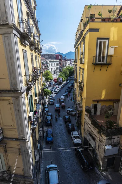 意大利那不勒斯 2019年9月6日 意大利那不勒斯老城的一条古典建筑街道概览 — 图库照片