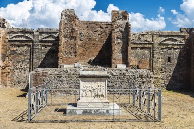 View of the roman ruins of the ancient archaeological site of Pompeii in Campania, Italy clipart