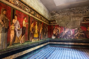 İtalya 'nın Pompeii kentindeki antik arkeoloji sahasının kalıntılarındaki Gizemler Villası' nın duvar resmi.