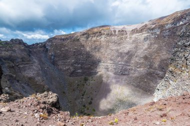 Napoli, Campania, İtalya 'da aktif bir volkan olan Vezüv Dağı' nın yaz manzarası