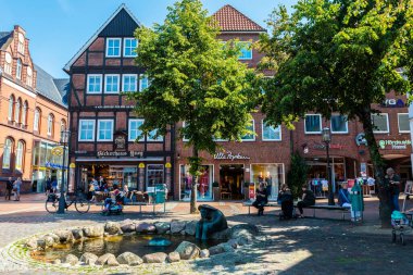 Hansestadt Stadyumu, Almanya - 22 Ağustos 2019: Hansestadt Stadyumu, Aşağı Saksonya, Almanya 'da alışveriş caddesi 