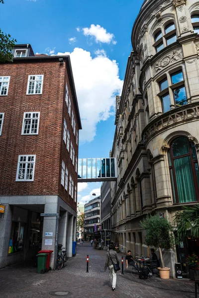 Bremen Alemania Agosto 2019 Calle Estrecha Con Una Terraza Bar — Foto de Stock