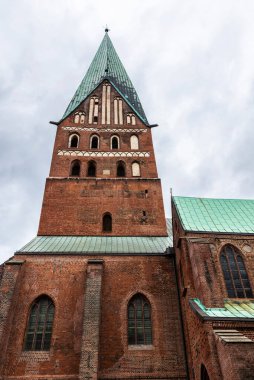 St. Johannis Kulesi veya John the Baptist Kilisesi, Almanya 'nın Aşağı Saksonya eyaletinde yer alan Lunenburg şehrinde yer almaktadır.