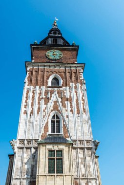 Polonya 'nın Krakow kentindeki Ana Pazar Meydanı' ndaki Belediye Binası Kulesi