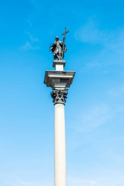 Polonya 'nın eski Varşova kentindeki kale meydanında Sigismund Sütunu veya Kolumna Zygmunta