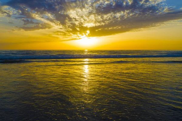 日落在海滩上 — 图库照片