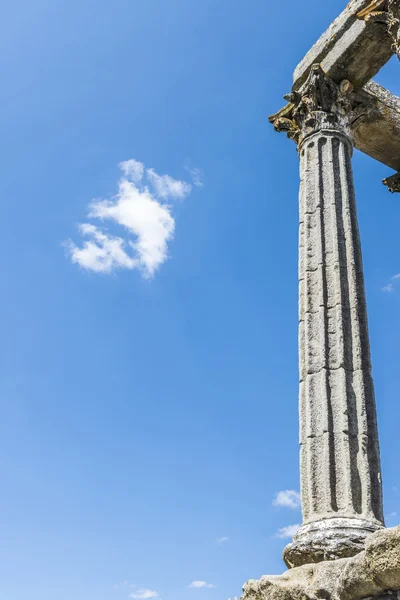 Templo romano en evora — Foto de Stock