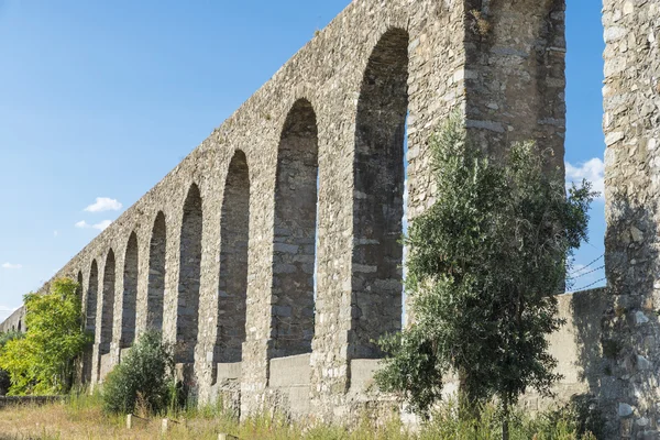 Roman aqueduct in Evora — Stock Photo, Image