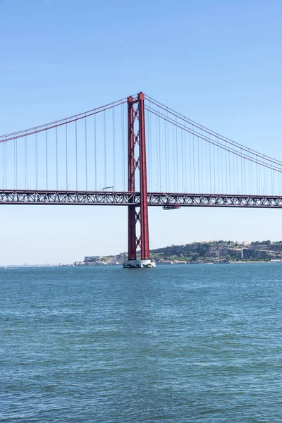 Bridge on Tagus river, Lisbon, Portugal — Stock Photo, Image