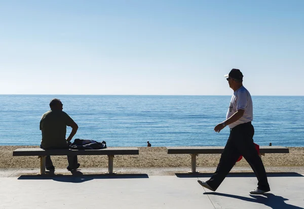 Pensionati appendere fuori — Foto Stock