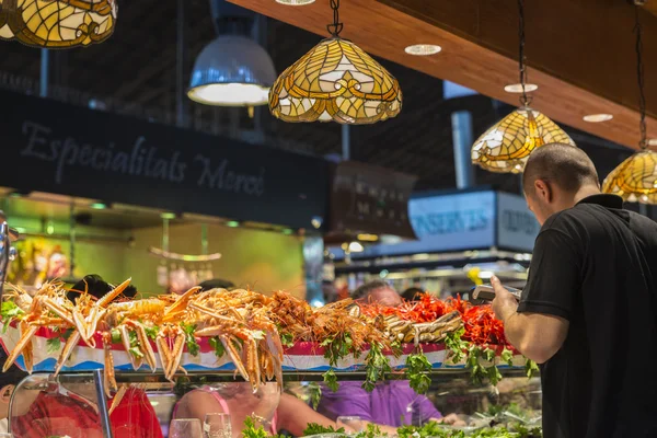 Bar in La Boqueria, Barcelona — Stock Photo, Image