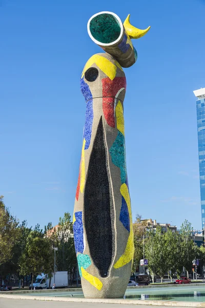 Sculpture Dona i Ocell, Barcelona — Stock Photo, Image