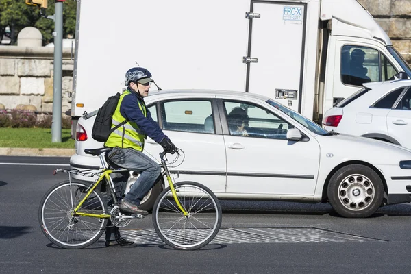 Cyklist i Barcelona — Stockfoto