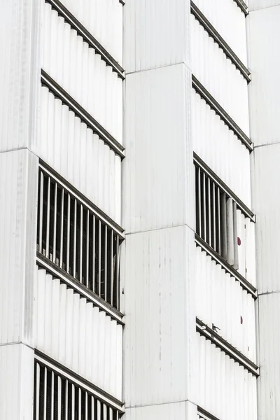 Arranha-céu branco — Fotografia de Stock
