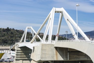 Barcelona'da yolu Köprüsü