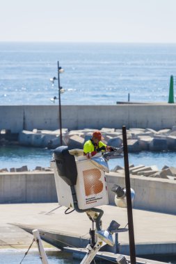 ışık bakım işçisi