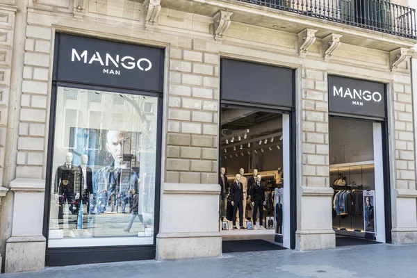 pequeño Gaseoso Interrupción Tienda de mango, Barcelona — Foto editorial de stock © J2R #70020497