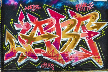Çok renkli grafiti