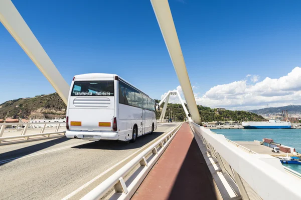 Zugbrücke über den Hafen von Barcelona, Spanien — Stockfoto