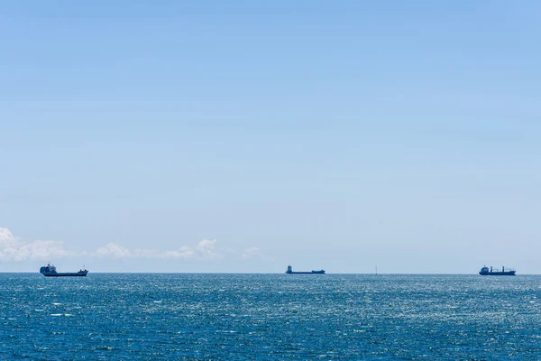 Navios de carga que navegam — Fotografia de Stock