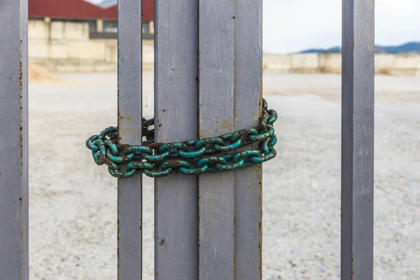 Kerítés, csukott-val egy lánc — Stock Fotó
