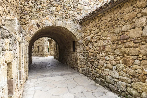 Middeleeuwse straat in Catalonië — Stockfoto