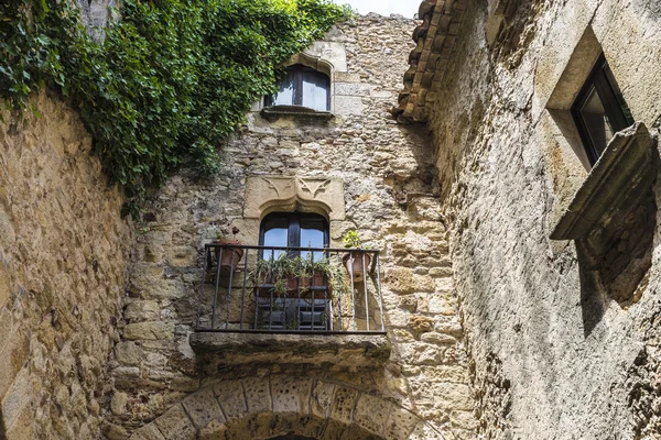 Mittelalterliche Straße in Katalonien — Stockfoto