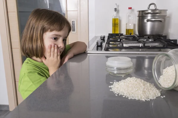 Little accident in the kitchen — Stock Photo, Image