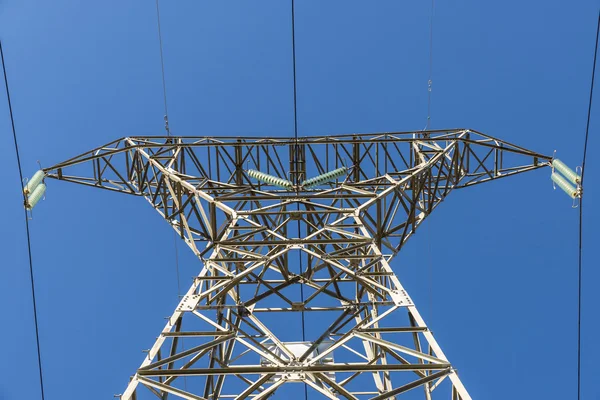 Transmisión de energía eléctrica —  Fotos de Stock