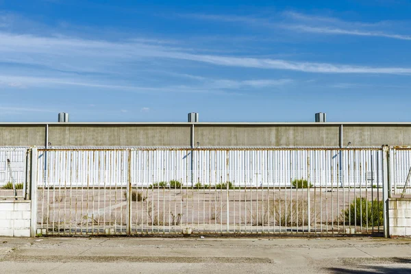 Verlassene Fabrik geschlossen — Stockfoto