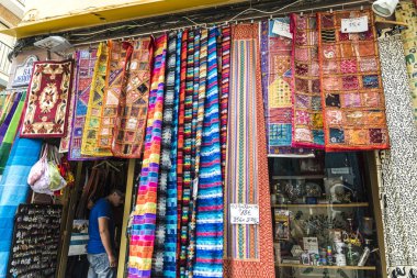 Halı Salonu, İspanya