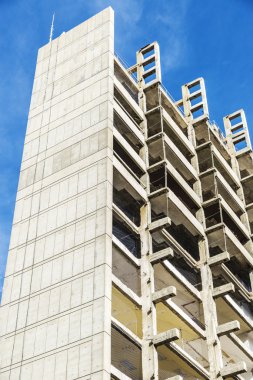 Bir gökdelenin inşaatı 