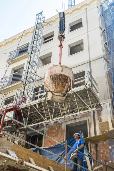 Bau eines Gebäudes, barcelona — Stockfoto